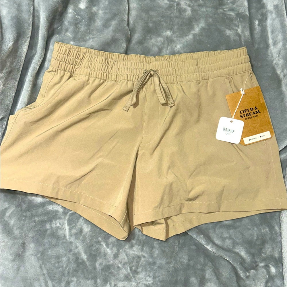 New Tan Field & Stream shorts with tags!!